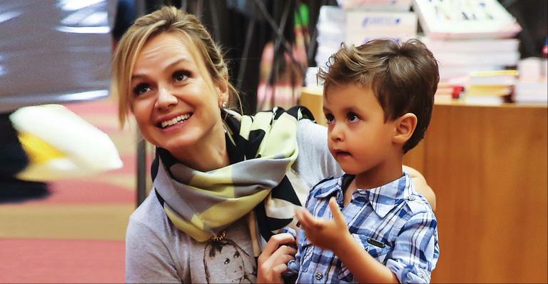 Eliana diz que João Bôscoli deu a coisa mais preciosa de sua vida, Arthur