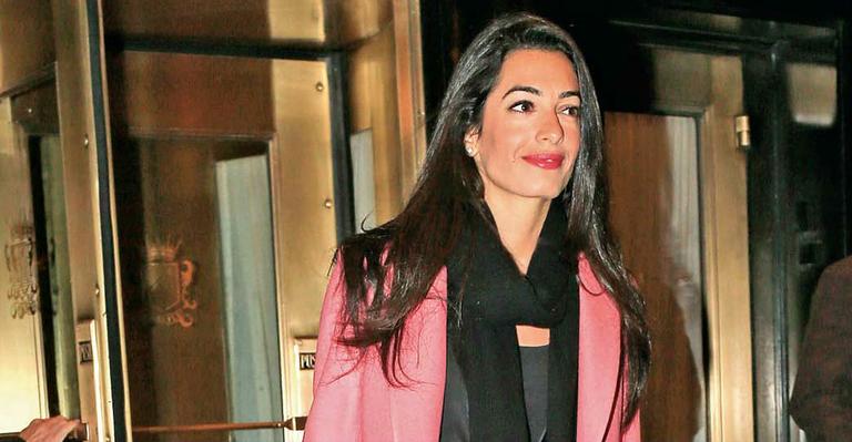 Ator George Clooney assume novo namoro com advogada londrina, Amal Alamuddin