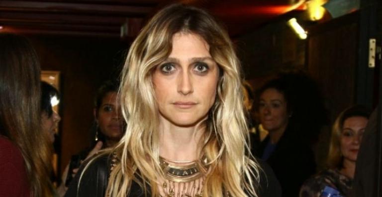 Amora Mautner já regravou cena de Joia Rara por pano no cenário: “Sou obsessiva”