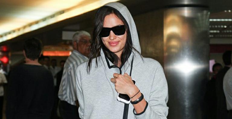 Irina Shayk, namorada de Cristiano Ronaldo, desembarca em São Paulo