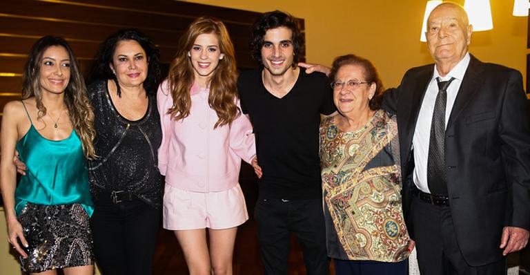 Sophia Abrahão vai ao cinema com a família de Fiuk