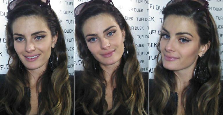 Veja 5 dicas para usar o delineado gatinho de Isabeli Fontana na SPFW