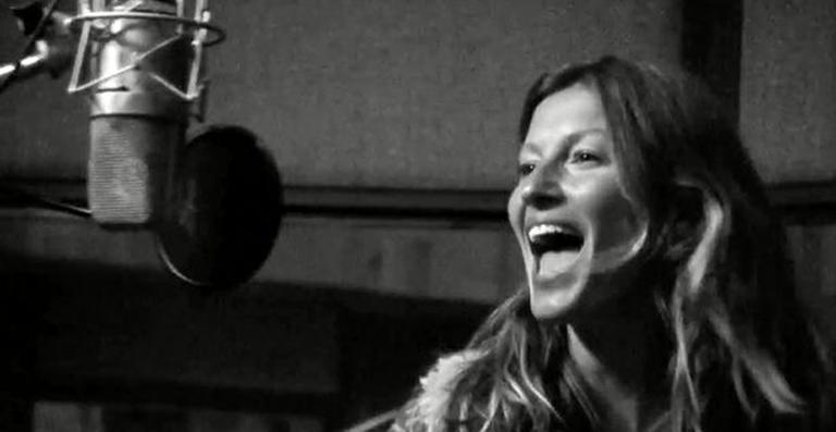 Gisele Bündchen volta aos estúdios para gravar nova música
