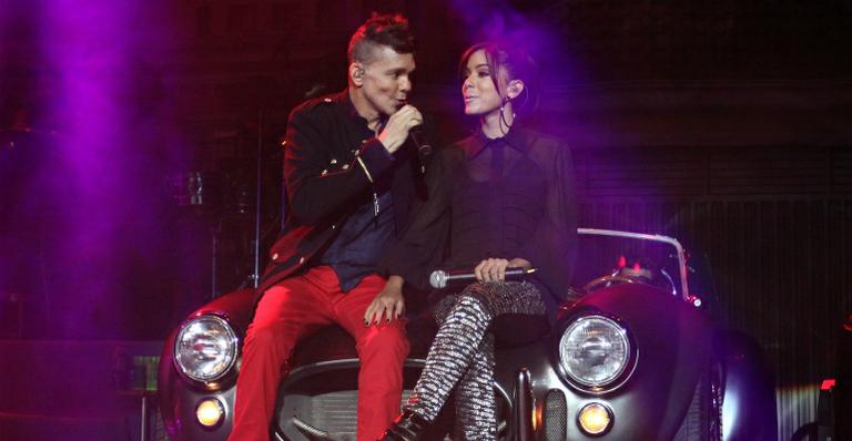 Netinho divide o palco com Anitta e Preta Gil na estreia de novo show