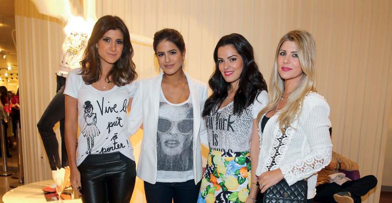 Famosas conferiram o lançamento da coleção de t-shirts de Julie Chermann