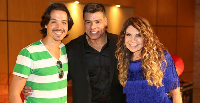 Maurício Mattar comemora 50 anos ao lado da ex-mulher, Elba Ramalho