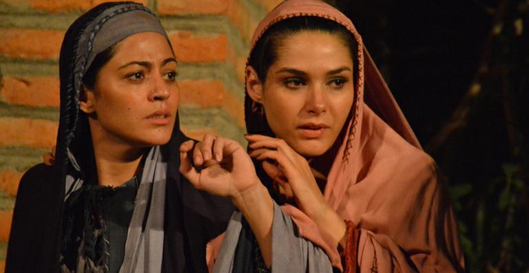 Carol Castro e Fernanda Machado no espetáculo Paixão de Cristo
