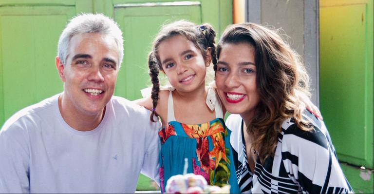 Durante seu aniversário, neta de Chico Anysio fala sobre a saudade do avô