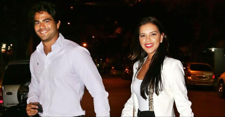 Após dez meses solteira, Mariana Rios aparece com novo amor no Leblon