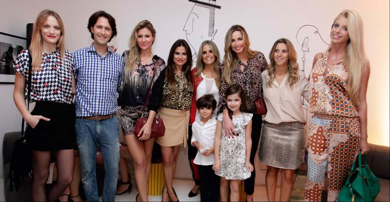 Fashionistas participam da inauguração do showroom da grife feminina Enclosed