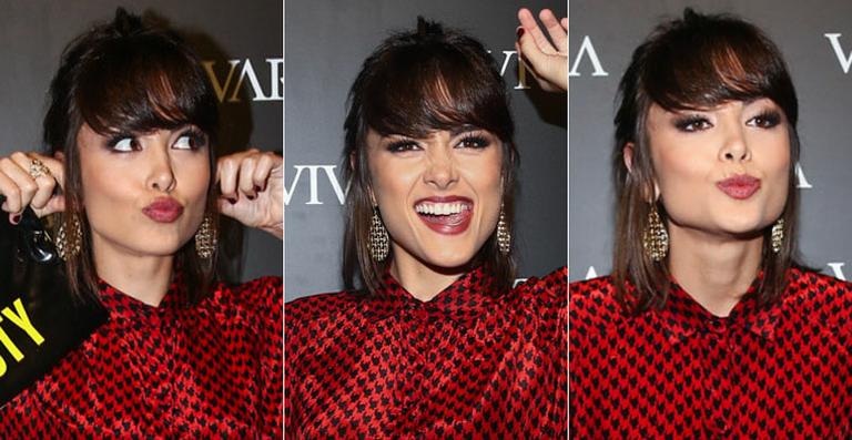 Maria Casadevall faz caras e bocas em evento na capital paulista
