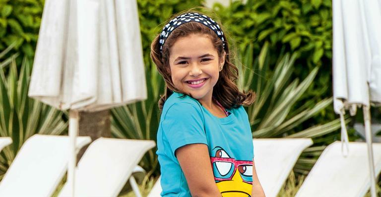 No Guarujá com os pais, Maisa Silva fala sobre sua carreira de atriz mirim