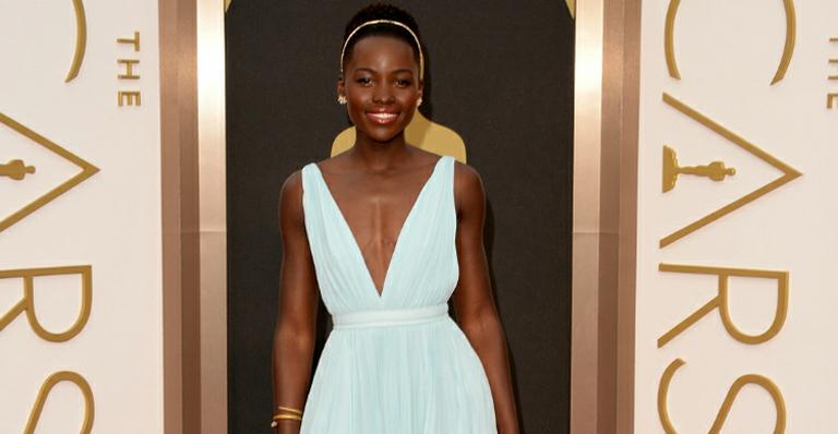 Lupita Nyong’o revela que não podia usar maquiagem na adolescência