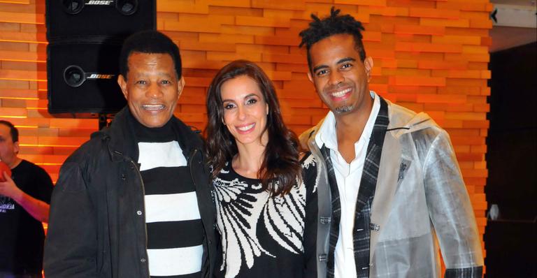 Jair Oliveira completou 30 anos de vida artística e lança show e documentário