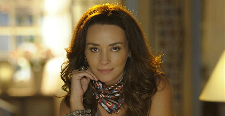 Suzana Pires mostra bom humor em ensaio do Artista Completão: “Estou me achando a cantora”