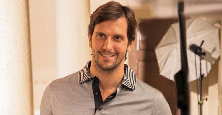 Vladimir Brichta esbanjou charme ao estrelar campanha de grife masculina