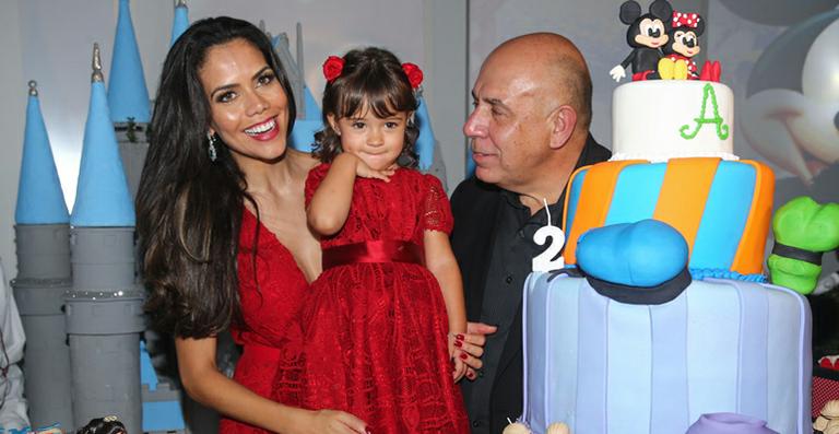 Daniela Albuquerque celebra o aniversário de dois anos da filha, Alice