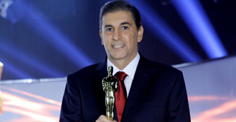 Carlos Nascimento assume bancada do ‘SBT Brasil’ ao lado de Rachel Sheherazade