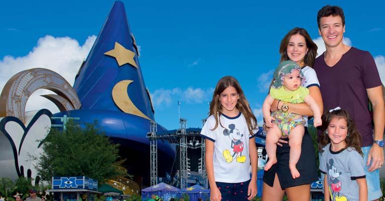 Rodrigo Faro leva a caçula para a Disney em sua primeira viagem internacional