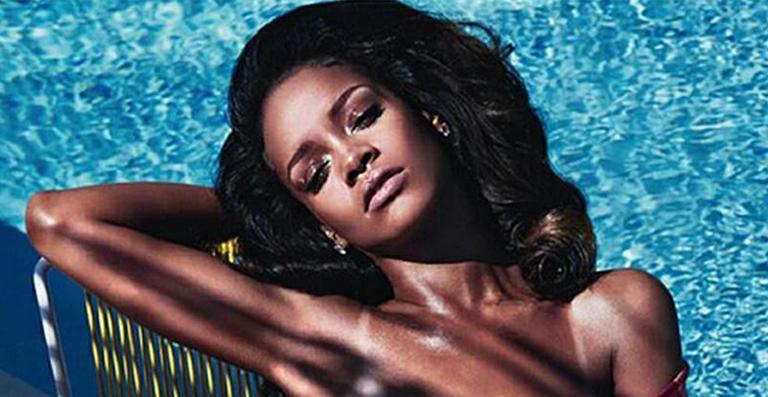 Após publicar fotos nua, Instagram bloqueia Rihanna e ela ironiza rede social
