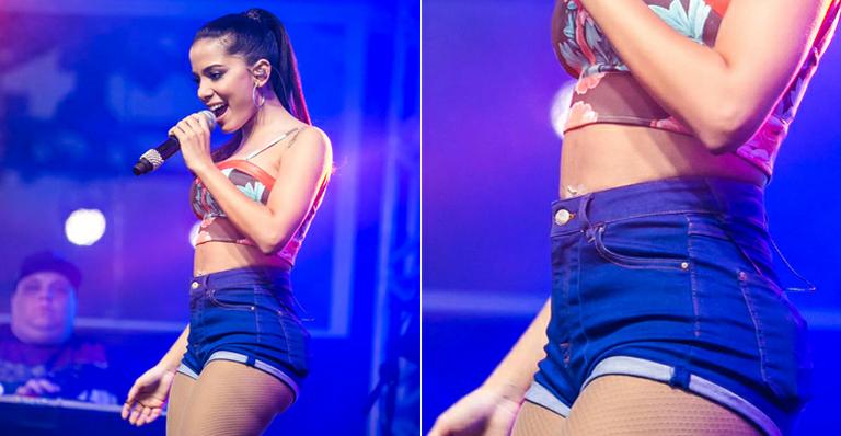 Anitta mostra curativo de cirurgia na barriga durante show no Rio