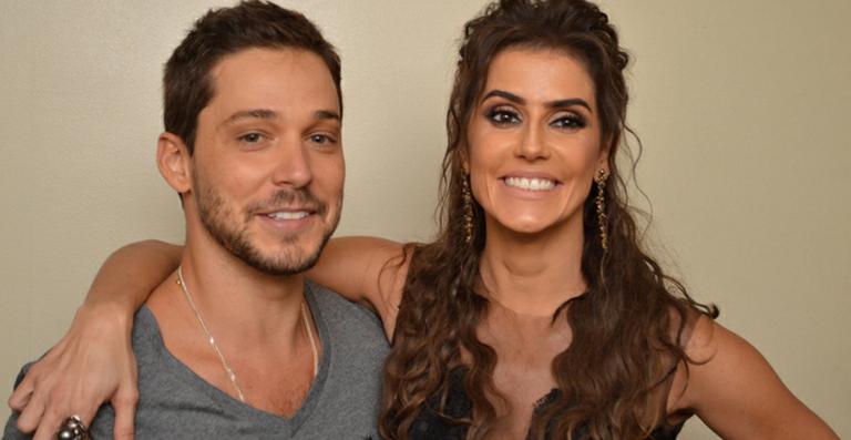 Deborah Secco faz homenagem para José Wilker em festival de cinema