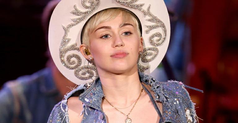 Após rumores, Miley Cyrus afirma: ‘Não tive overdose’