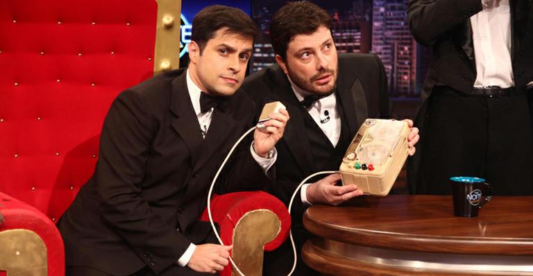 Danilo Gentili recebe ‘Lucas Silva e Silva’, do seriado ‘Mundo da Lua’, no ‘The Noite’