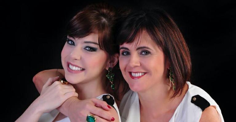 Bia Arantes estrela ensaio fotográfico com a mãe em Minas Gerais