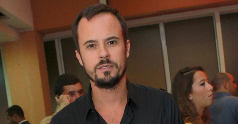 Solteiro, Paulo Vilhena fala sobre desejo de ser pai