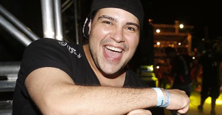 Tiago Abravanel dá sua opinião sobre os musicais no Brasil