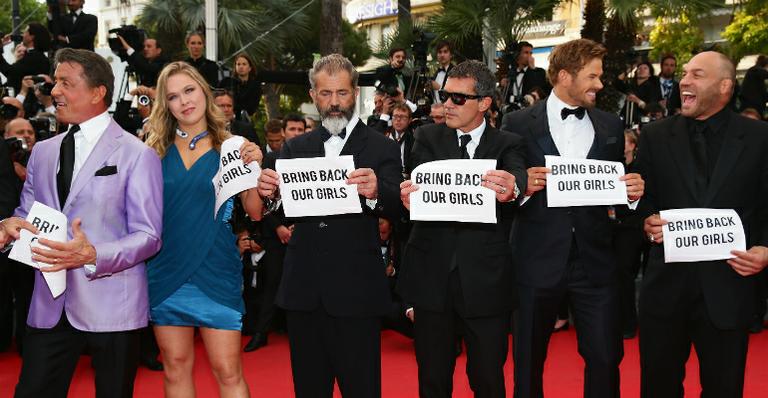 Em Cannes, Sylvester Stallone, Mel Gibson e mais famosos pedem a libertação de nigerianas
