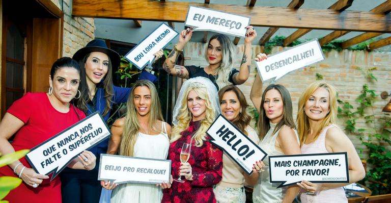 Val Marchiori comemora sua despedida de solteira em restaurante de São Paulo
