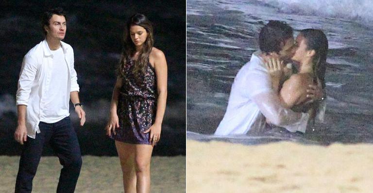 Bruna Marquezine e Gabriel Braga Nunes: cenas de romance na praia