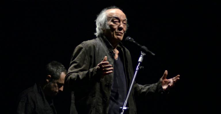 Erasmo Carlos se emociona em primeiro show após a morte do filho