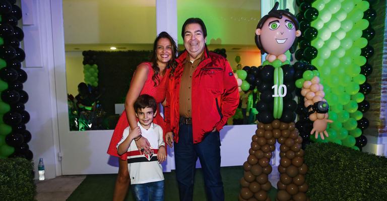 Fausto Silva comemora o aniversário de 10 anos do filho, João Guilherme