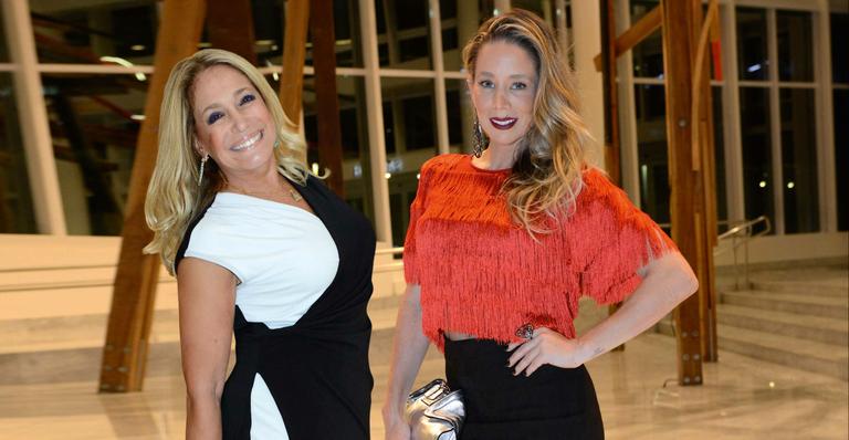 Na plateia de Crazy for You, Susana Vieira e Danielle Winits falam do momento