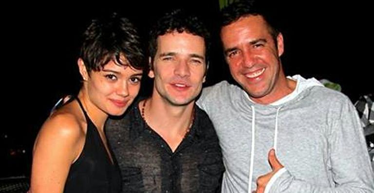 Novo casal, Sophie Charlotte e Daniel de Oliveira curtem festa no Morro do Vidigal