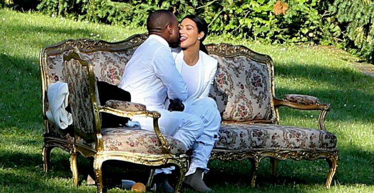 Kim Kardashian e Kanye West são clicados em momento de intimidade na lua de mel