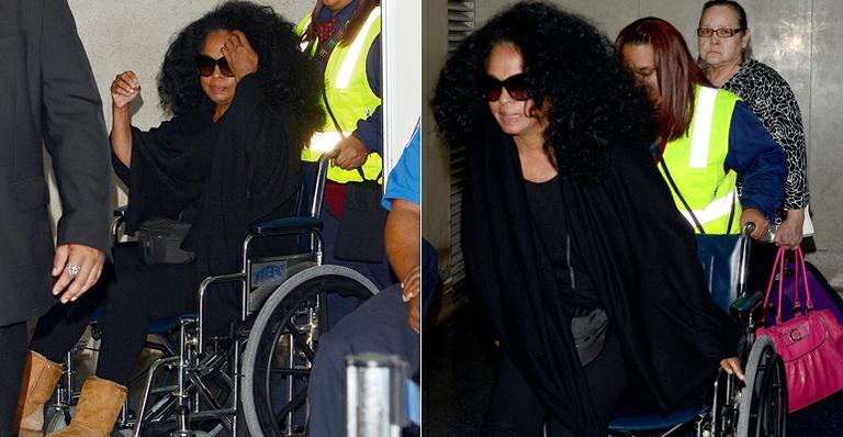 Aos 70 anos, Diana Ross é flagrada deixando aeroporto em cadeira de rodas