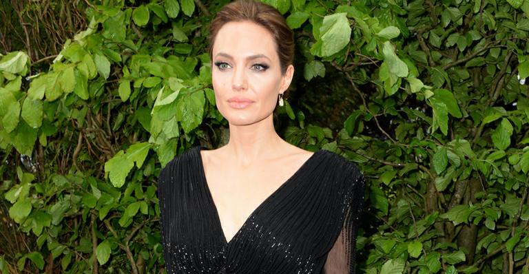 Angelina Jolie não quer aumentar segurança após ataque a Brad Pitt