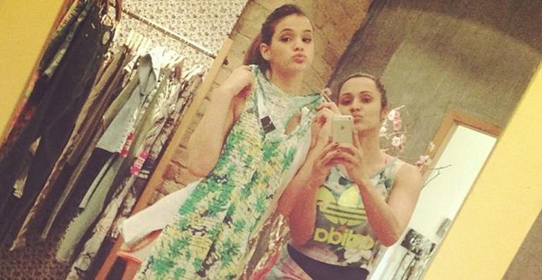 Namoradas de craques da Seleção, Bruna Marquezine e Thaíssa Carvalho escolhem look para Copa