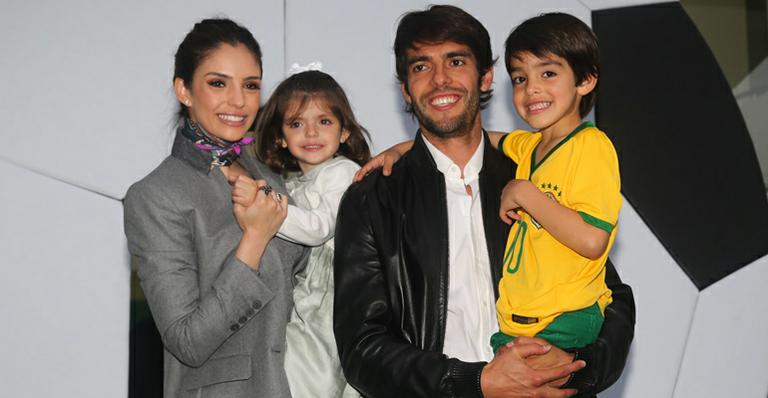 Caroline Celico e Kaká festejam o aniversário do filho, Luca, em SP