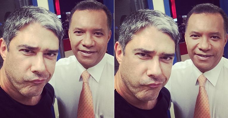 William Bonner faz careta em selfie engraçado com Heraldo Pereira