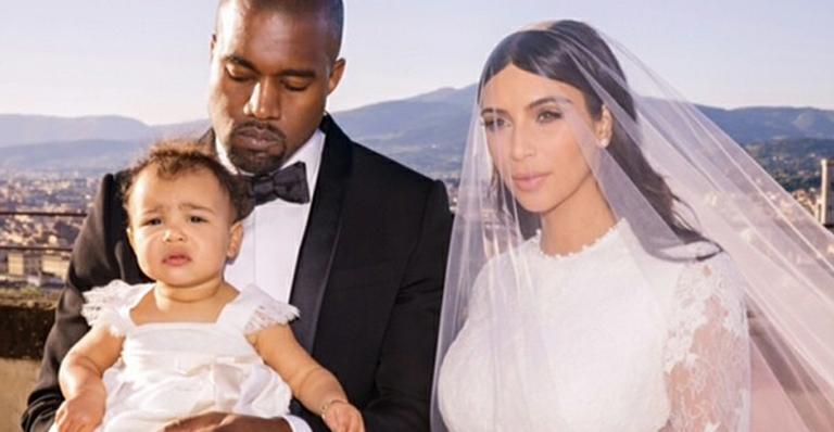 Kim Kardashian e Kanye West vão renovar os votos de casamento em Paris