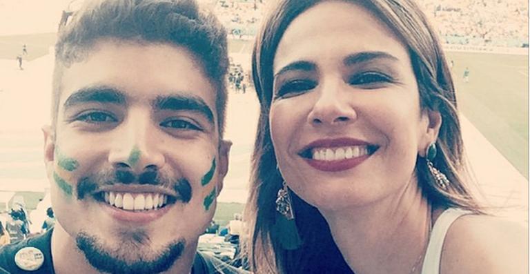 Luciana Gimenez posta foto com Caio Castro no jogo do Brasil