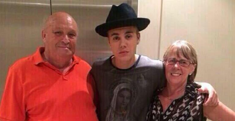 Em família: Justin Bieber publica foto com os avós