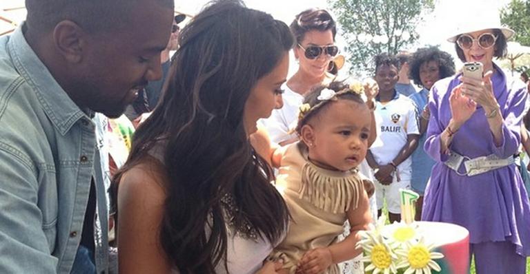 Kim Kardashian mostra fotos do primeiro aniversário de North West