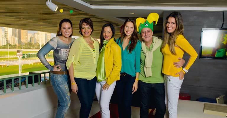 Famosos assistem jogo do Brasil no Lounge CARAS na Casa Cor em São Paulo