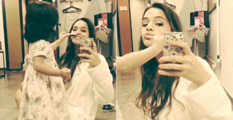 Bruna Marquezine é maquiada por criança nos bastidores de Em Família